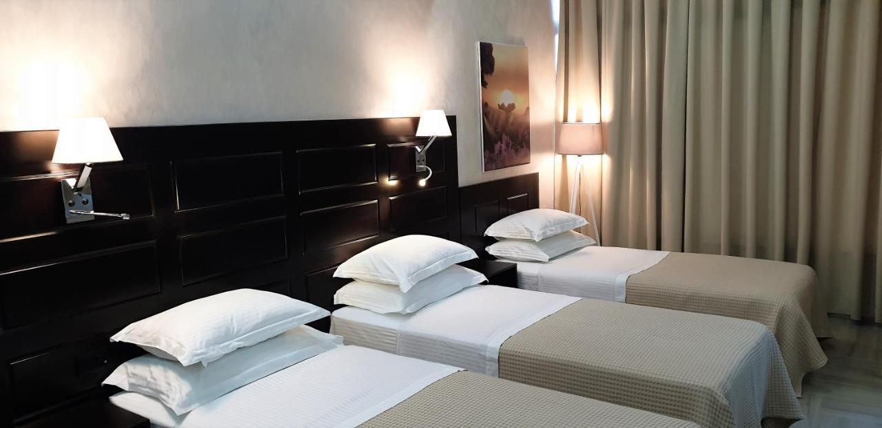Comfort Hotel Fier Exterior foto